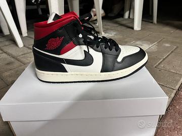 Jordan 1 mid