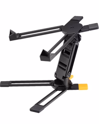 Stand laptop, tastiera, chitarra e microfono