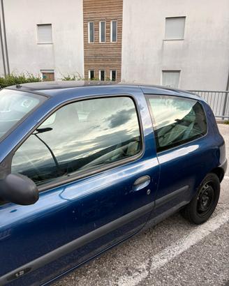 clio renault 2000