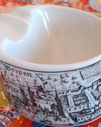 Portacenere in porcellana ovale paesaggio urbano