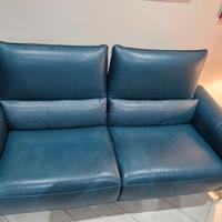 Divano in pelle blu