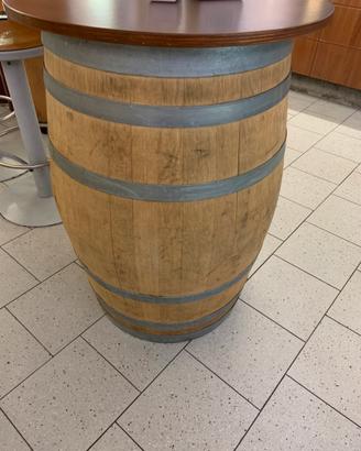 barrique con piano  d appoggio