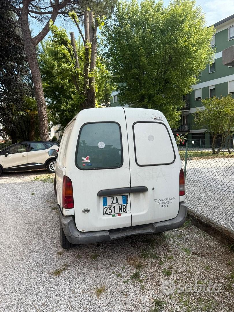 Nissan Vanette 1997 photo 3