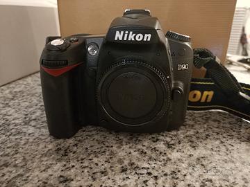 Nikon D90 perfetta, usata 9% vita media +accessori