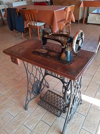 Macchina da cucire a pedale Singer originale 1913
