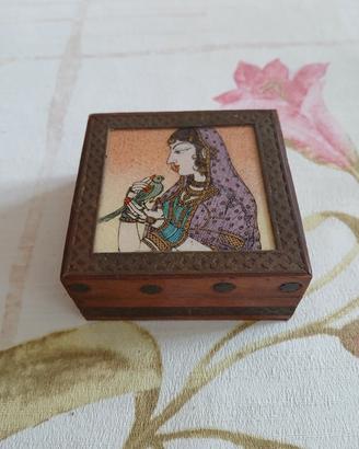 Scatola Porta-gioie Vintage in Legno Intarsiato