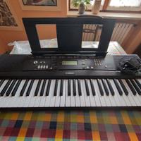 Tastiera Yamaha EZ 220