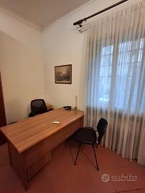 Stanza in studio di consulenza fiscale e legale