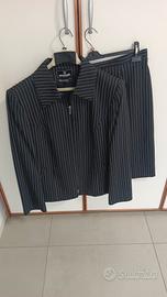 Tailleur gessato blu e boanco