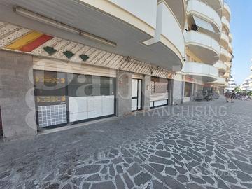 Negozio Alba Adriatica [Cod. rif A122VCG]