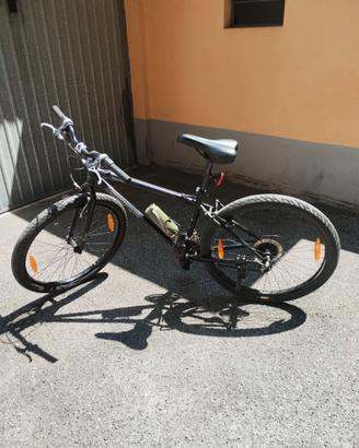 Mounain bike marca KONA modello Smoke