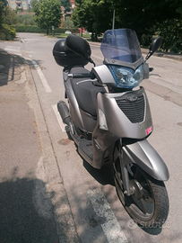 Scooter kimco people s 200