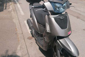 Scooter kimco people s 200