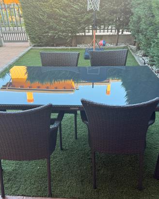 Set tavolo da esterno con 4 sedie in polyrattan