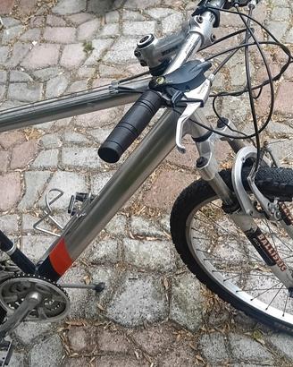 Mountain bike alluminio 