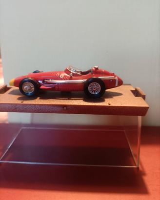 Modellino maserati brumm
