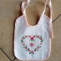 Bavetta ricamato a mano 