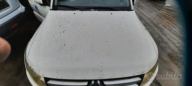 MITSUBISHI PAJERO 2010 - COFANO ANTERIORE