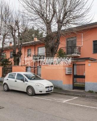 DUE LOCALI CON CUCINA ABITABILE CON BOX E CANTINA