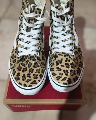 Sneakers donna a caviglia alta leopardate