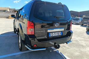 Nissan pathfinder 7 posti 2.5 dci 