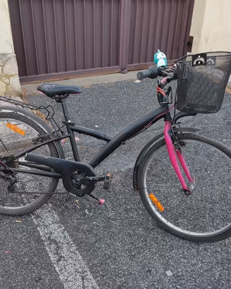 Bici bimba B'Twin Poply 500 - 24" con cestino