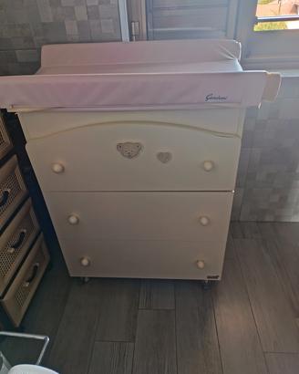 fasciatoio con cassettiera per neonati