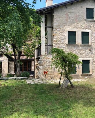 Rustico / Casale di 360 m² con più di 5 locali a C