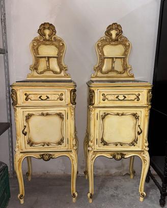 Elegante coppia di comodini siciliani anni 30