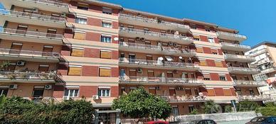 Ampio appartamento divisibile con doppio ingresso