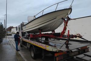 Barca motore e carrello