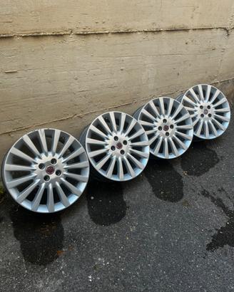 4 Cerchi in lega da 17” Fiat