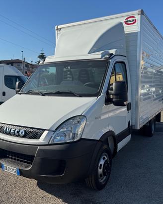 Iveco daily 35c12 cassone in lega 09