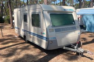 adria unica 490db