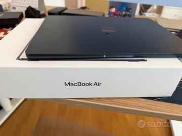Apple Macbook Air M3 16 gb/512 gb come nuovo