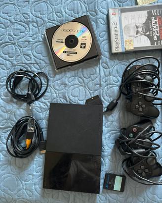 Playstation 2 slim insieme 2controller e giochi