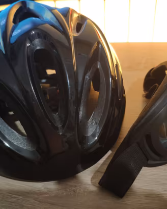 Casco Bici / Monopattino + Visiera NUOVI MAI USATI