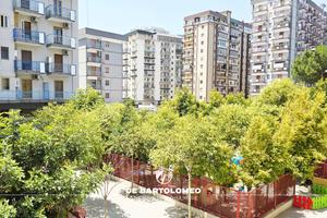 Via lucania appartamento con box auto