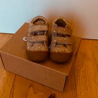 Primi passi Naturino bambina