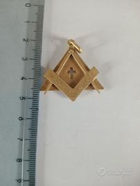 Pendente in oro massiccio 18 carati, 14 grammi
