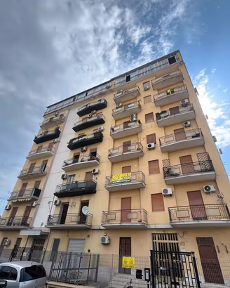 Viale Regione Siciliana Nord Ovest Luminoso 3 VANI