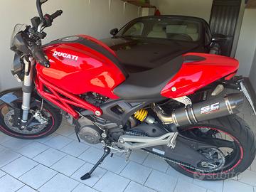 Ducati Monster 696 plus