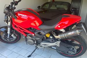 Ducati Monster 696 plus