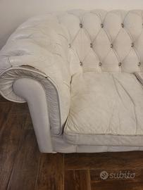 Coppia Divani Chesterfield Bianco