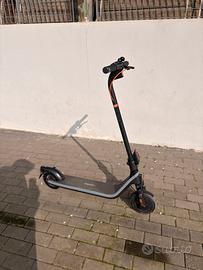 Monopattino elettrico ninebot