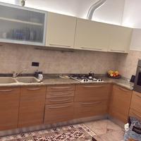 Cucina con tutti elettrodomestici inclusi