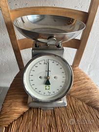 Bilancia  stile vintage