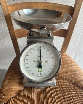 Bilancia  stile vintage