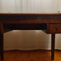 Scrivania in mogano del 1800 