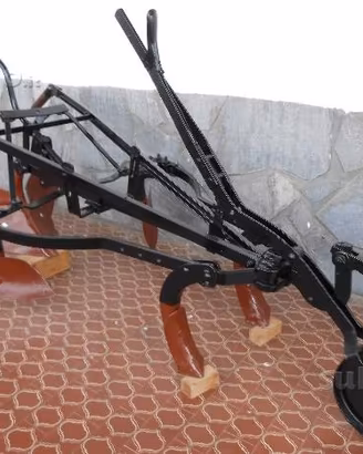 Aratro antico,ideale per arredamento giardini